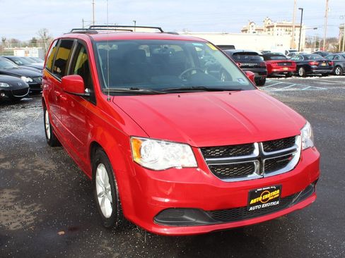 Used 2015 Dodge Grand Caravan SXT w/ UConnect Hands-Free Group image 4