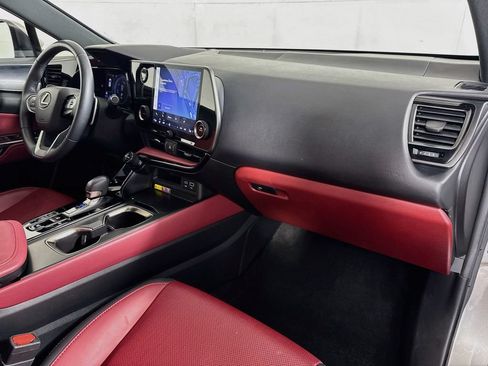 Used 2025 Lexus NX 350h AWD image 38