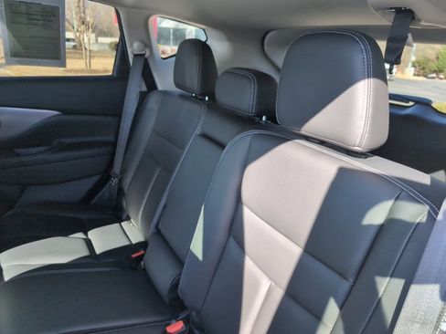 Used 2024 Nissan Murano SV w/ SV Midnight Edition Package image 18