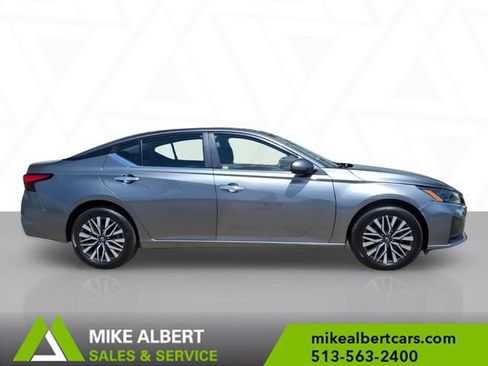 Used 2023 Nissan Altima 2.5 SV AWD/4WD image 8