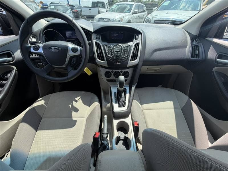 Used 2013 Ford Focus SE w/ Cargo Management Pkg FWD image 20