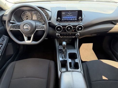 Used 2022 Nissan Sentra S image 3