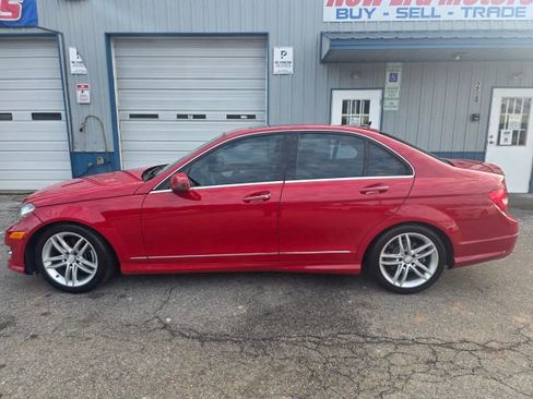 Used 2013 Mercedes-Benz C 250 Sedan w/ Multimedia Pkg image 8