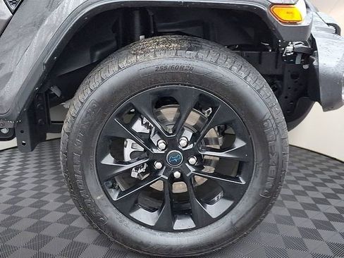 Used 2025 Jeep Wrangler Unlimited Sahara w/ Safety Group image 10