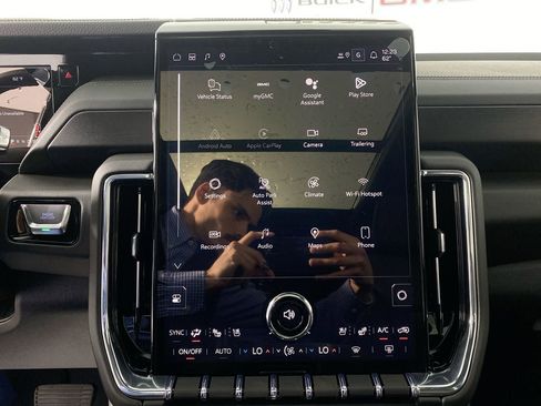 New 2026 GMC Yukon Denali w/ Sun & Power Step Package AWD/4WD image 16