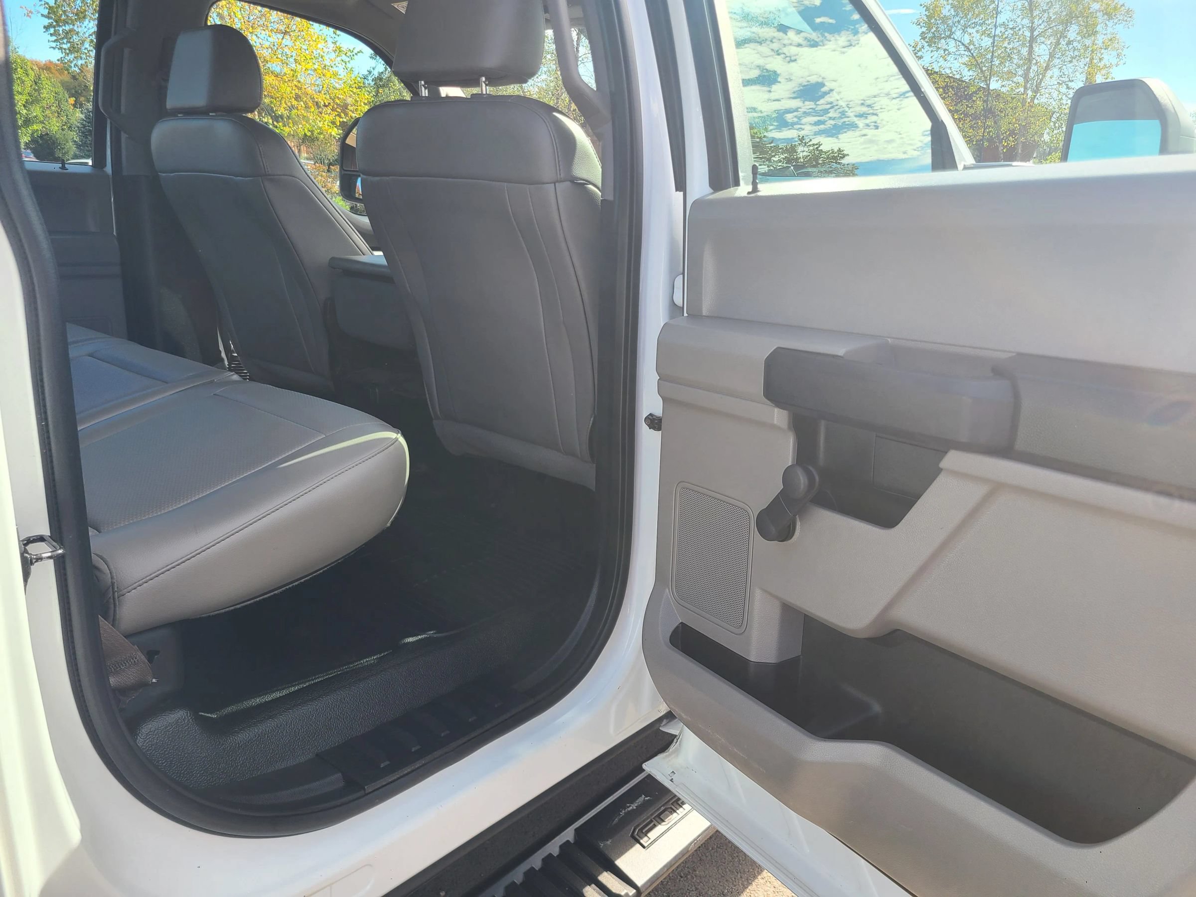 Used 2017 Ford F350 XL w/ Snow Plow/Camper Package AWD/4WD image 33