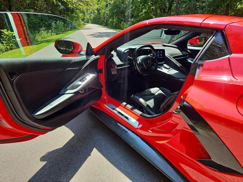 Used 2021 Chevrolet Corvette Stingray Convertible w/ Z51 Performance Package RWD image 14