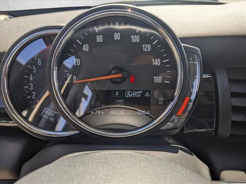 Used 2021 MINI Cooper 4-Door Hardtop FWD image 11