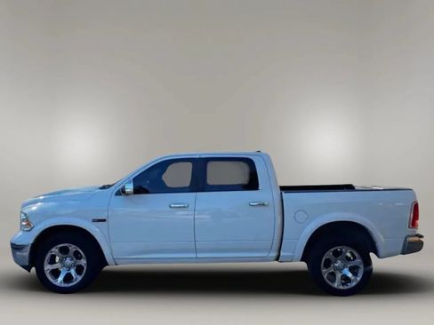 Used 2018 RAM 1500 Laramie AWD/4WD image 7