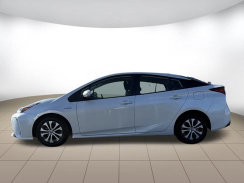 Used 2022 Toyota Prius LE AWD/4WD image 4