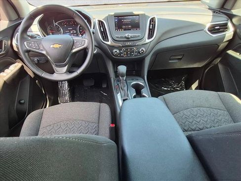 Used 2024 Chevrolet Equinox LT AWD/4WD image 16