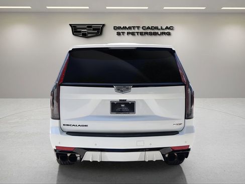 Used 2024 Cadillac Escalade V w/ LPO, ONYX Package AWD/4WD image 4