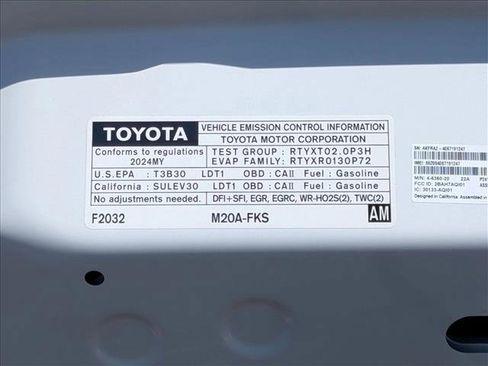 Used 2024 Toyota Corolla Cross XLE w/ Convenience Package AWD/4WD image 26