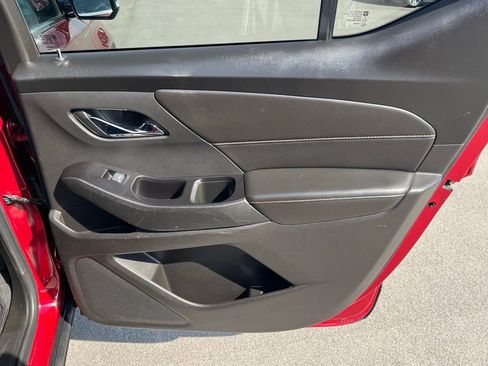 Used 2018 Chevrolet Traverse LT image 25