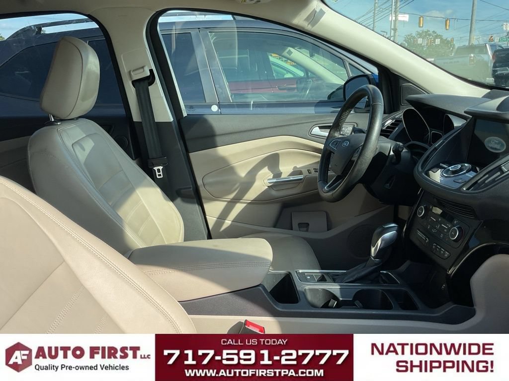 Used 2019 Ford Escape Titanium AWD/4WD image 18