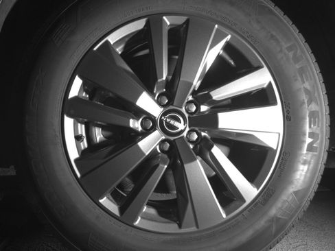 Used 2025 Nissan Pathfinder SV FWD image 12