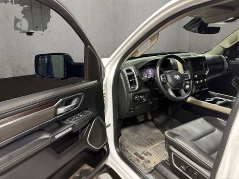 Used 2022 RAM 1500 Laramie AWD/4WD image 17