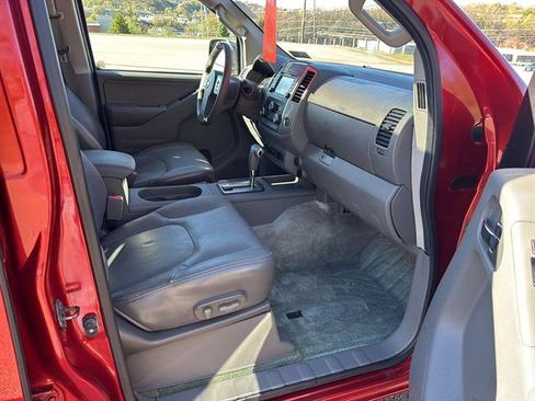 Used 2015 Nissan Frontier SL w/ Moonroof Package image 20