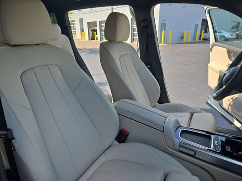 Certified 2025 Mercedes-Benz GLB 250 image 10