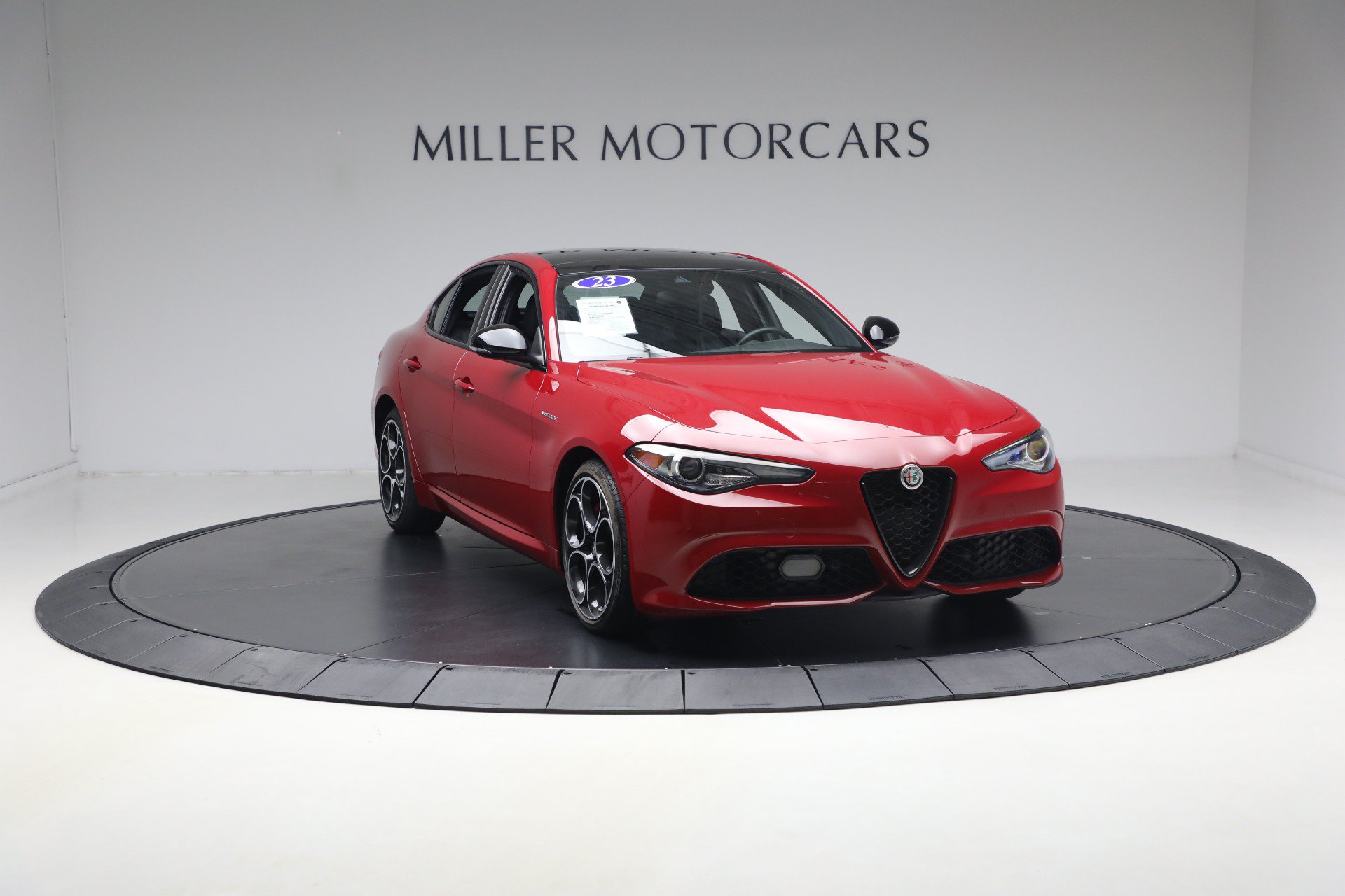 Used 2023 Alfa Romeo Giulia Veloce AWD/4WD image 11