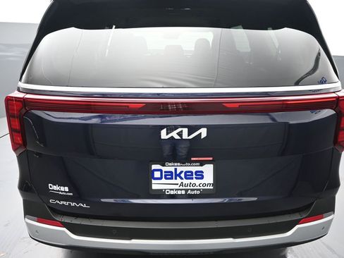 New 2026 Kia Carnival FWD image 33