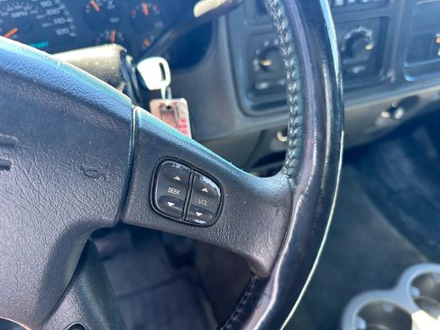 Used 2004 GMC Sierra 2500 SLE w/ Heavy-Duty Power Package AWD/4WD image 13