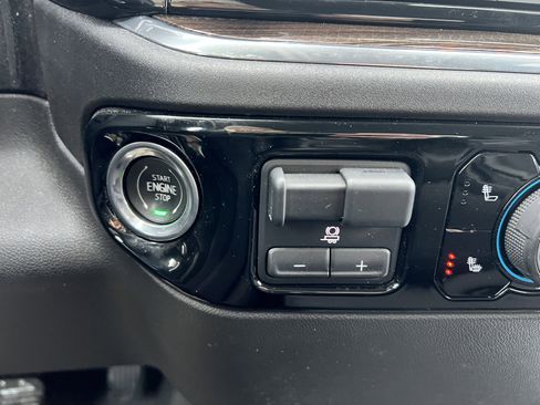 Certified 2024 Chevrolet Silverado 1500 LT image 24