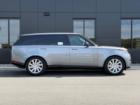Used 2023 Land Rover Range Rover Long Wheelbase SE AWD/4WD image 8