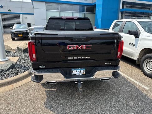 Used 2023 GMC Sierra 1500 SLT w/ SLT Premium Package AWD/4WD image 4