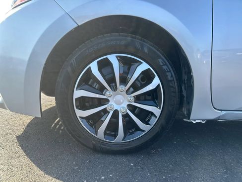 Used 2016 Toyota Corolla LE FWD image 34