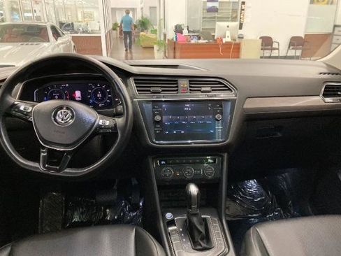 Used 2019 Volkswagen Tiguan SEL image 18