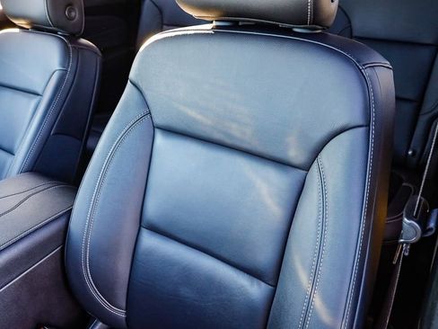 Used 2023 Chevrolet Traverse LT w/ LT Premium Package image 30