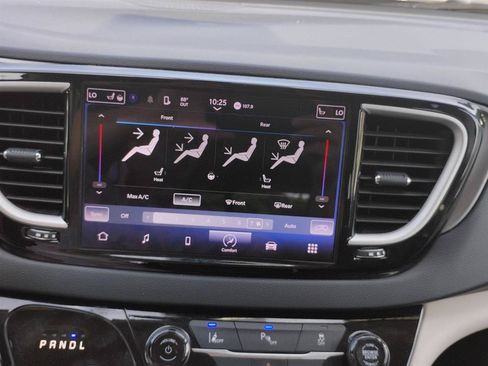 Used 2023 Chrysler Pacifica Touring-L FWD image 25