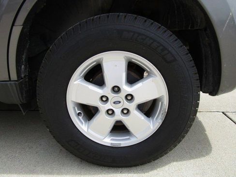 Used 2010 Ford Escape XLT AWD/4WD image 9