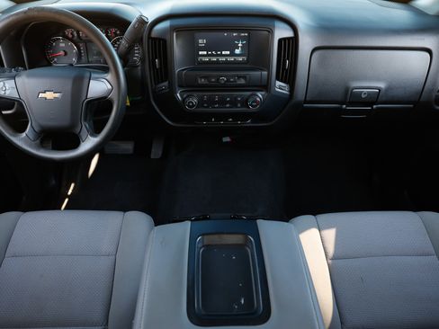 Used 2019 Chevrolet Silverado 1500 Custom w/ Custom Convenience Package image 2