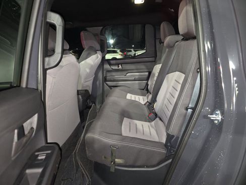Used 2025 Toyota Tacoma TRD Off-Road AWD/4WD image 11