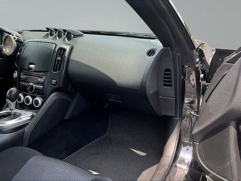 Used 2012 Nissan 370Z Coupe RWD image 22