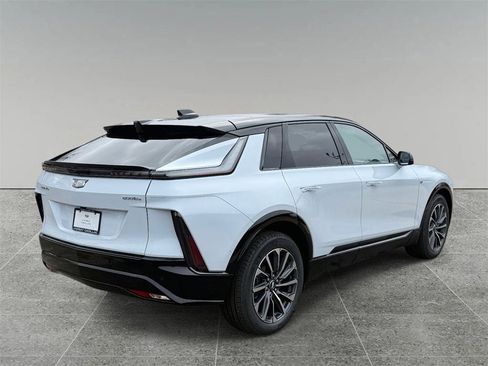 New 2026 Cadillac Lyriq Premium Sport image 9