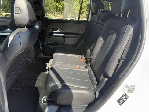 Used 2022 Mercedes-Benz GLB 250 w/ Premium Package Lite image 5