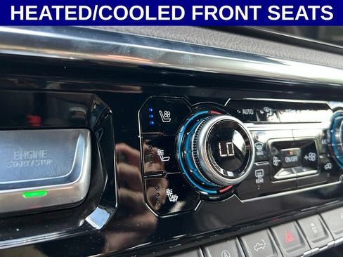 Used 2025 GMC Sierra 1500 Denali w/ Technology Package AWD/4WD image 6
