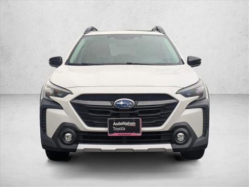 Used 2023 Subaru Outback Limited image 2