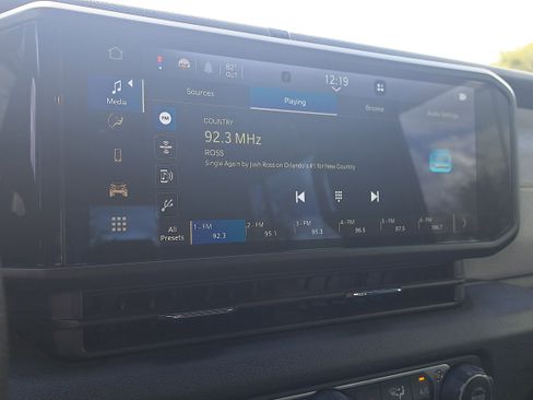 Used 2025 Jeep Gladiator Sport image 23