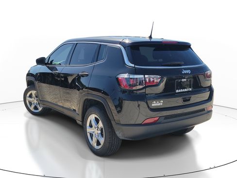 Used 2024 Jeep Compass Sport AWD/4WD image 4