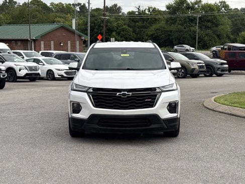 Used 2023 Chevrolet Traverse RS FWD image 2