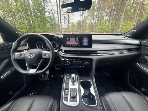 Certified 2025 INFINITI QX60 Luxe w/ Black Edition image 13