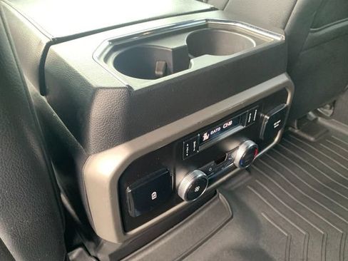 Used 2019 Ford Expedition XLT w/ Equipment Group 202A AWD/4WD image 17