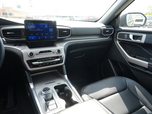 Used 2023 Ford Explorer XLT w/ Equipment Group 202A AWD/4WD image 24