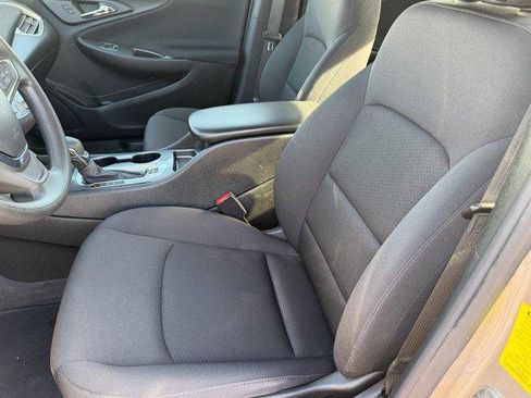 Used 2023 Chevrolet Malibu LS image 21