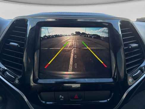 Used 2020 Jeep Cherokee Limited AWD/4WD image 10