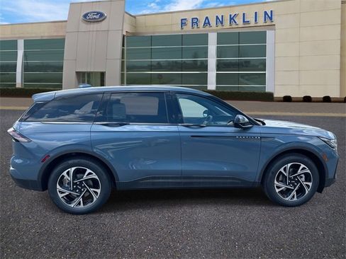 New 2025 Lincoln Nautilus Premier w/ Equipment Group 102A image 8